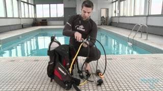 水肺潜水技巧视频解析：Scuba Diving: How to Assemble Equipment
