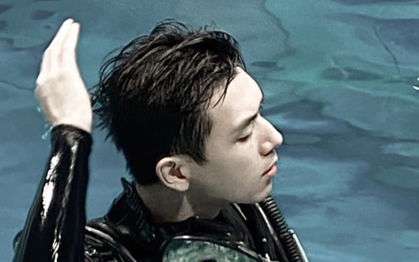 自由潜水训练视频解析：【李现】PADI全球青年海洋大使！潜水湿身素颜大片